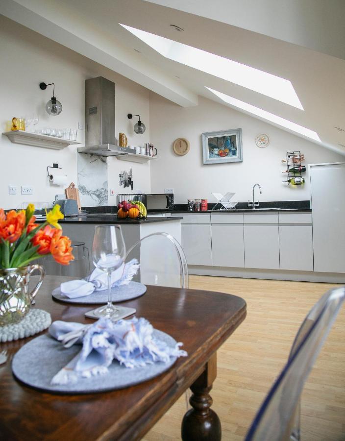 Regent House Deluxe 2 Bedroom Apartment ハロゲート エクステリア 写真
